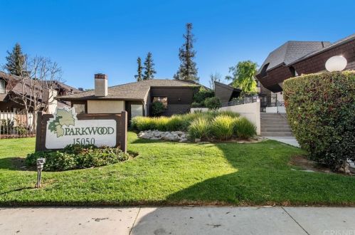 15050 Sherman Way, Van Nuys CA  91405-2127 exterior