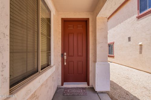 967 Ranch Rd, Gilbert, AZ 85296-8373