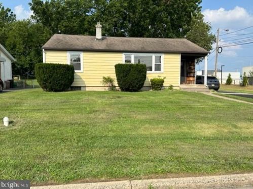 300 Highland Ter, Holmes PA  19043-1311 exterior