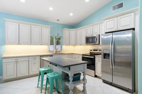 120 1st St, Key Largo FL  33037-4856 exterior