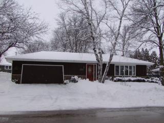 910 Viola Ave, Oshkosh, WI 54901-2259