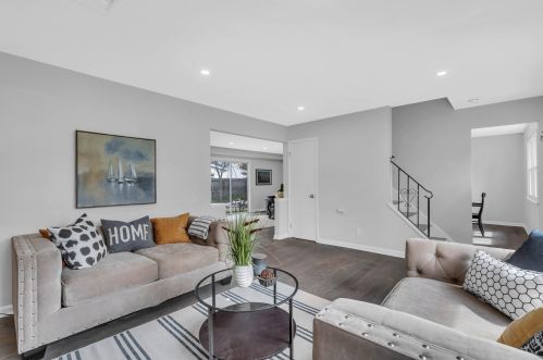 13 Salisbury Ave, Middletown NJ  07748-5240 exterior