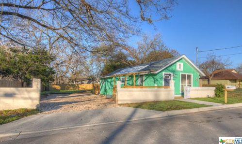 740 River St, Seguin TX  78155-6545 exterior