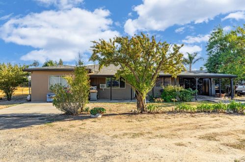 2960 Rocky Ln, Riverbank, CA 95367-2856