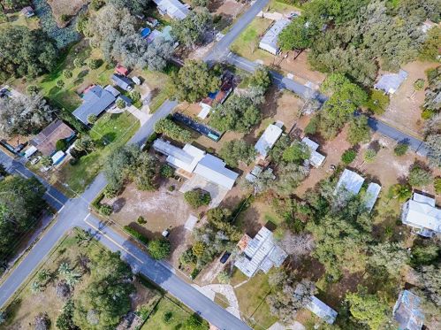 17320 65th Ln, Ocklawaha FL  32179-3220 exterior