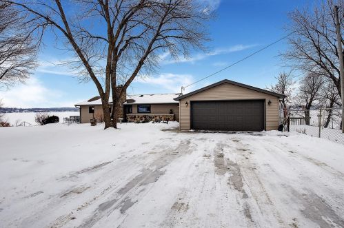 802 Shore Dr, Waterville, MN 56096-1002