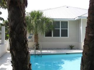 1827 Highland Rd, Osprey FL  34229-9603 exterior