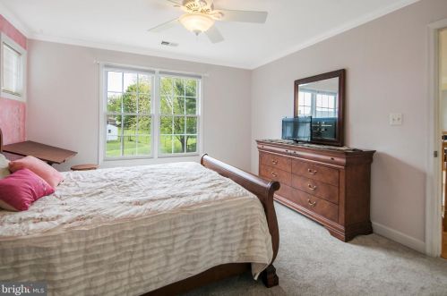 240 O St, Purcellville VA  20132-3002 exterior