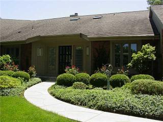 29739 Gleneagles Rd, Perrysburg, OH 43551-3519
