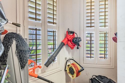 1827 Crooked Oak Ln, Lutz FL  33559-7407 exterior