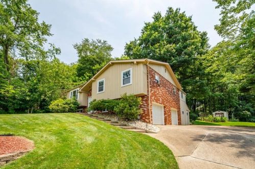 268 Maplewood Dr, Canonsburg, PA 15317-3224