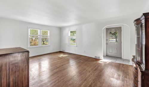 1158 Division St, Green Bay, WI 54303-3002