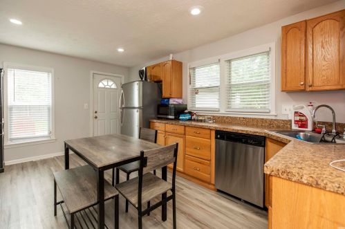 815 Liberty Dr, Mishawaka IN  46545-5905 exterior