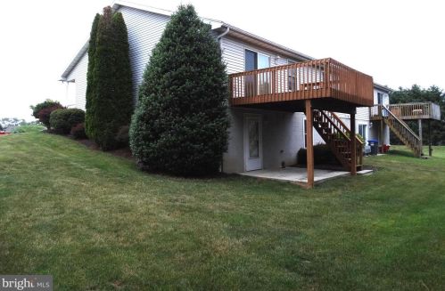 21 Holly Ct, Lees Cross Roads PA  17257-8749 exterior