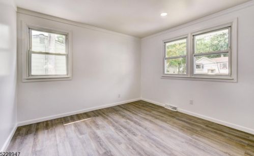 124 Camden Rd, Parsippany NJ  07054-3107 exterior