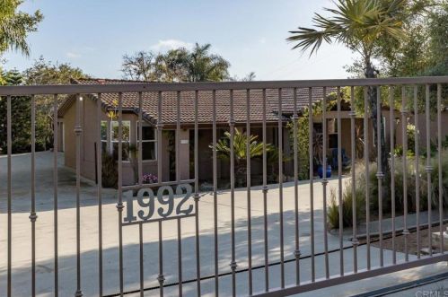 1992 Warmlands Ave, Vista CA  92084-3332 exterior