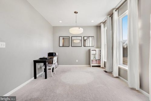 9193 Lake Preston Ct, Bristow VA  20136-6170 exterior