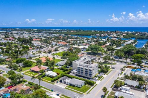 401 12 Ave, Boynton Beach FL  33435-6034 exterior