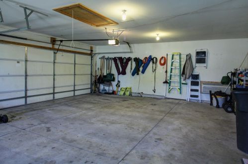 710 Willow Bend Dr, Waterford WI  53185-4281 exterior