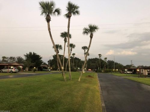 2208 Croton Ct, Lehigh Acres, FL 33936-4375