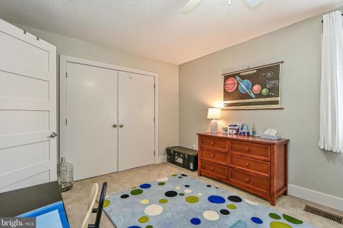 2414 Southgate Sq, Herndon VA  20191-1239 exterior