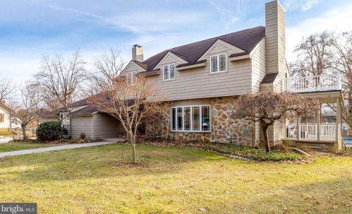 8 3rd Ave, West Deptford, NJ 08051-1658