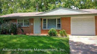 1717 Kenmar Dr, Manhattan KS  66502-2607 exterior