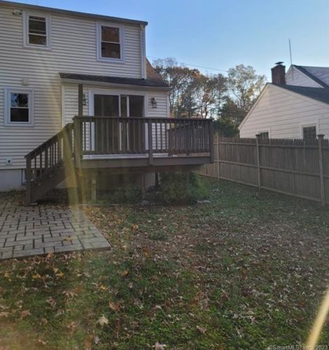 11 Senga Rd, Norwalk CT  06854-2520 exterior