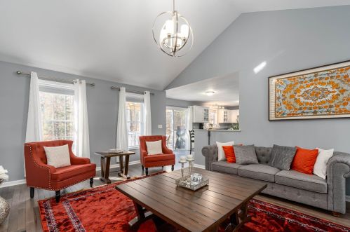 4 Ames Rd, Brookline NH  03033-2304 exterior