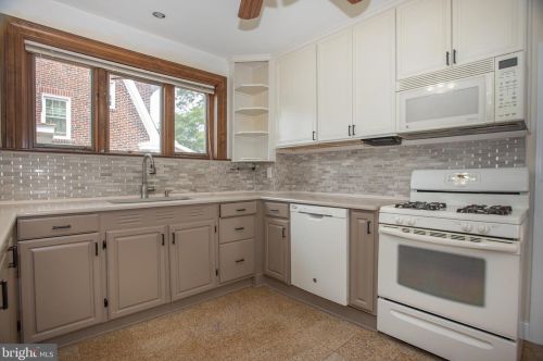 13 Beverly Pl, Wilmington DE  19809-2901 exterior