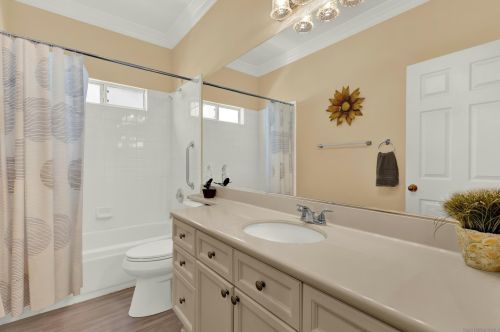 2346 Fallbrook Pl, Escondido CA  92027-6738 exterior