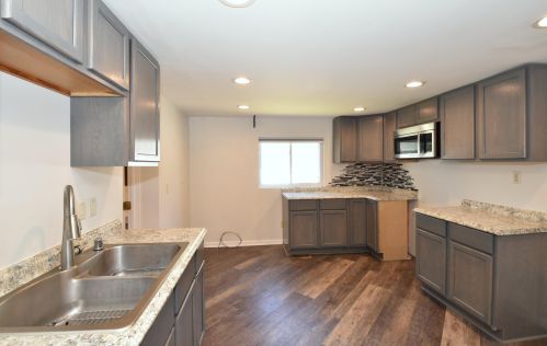601 Jefferson St, Mukwonago, WI 53149-1607