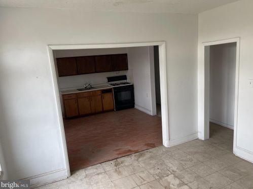 701 9 St, Camden NJ  08102-1721 exterior