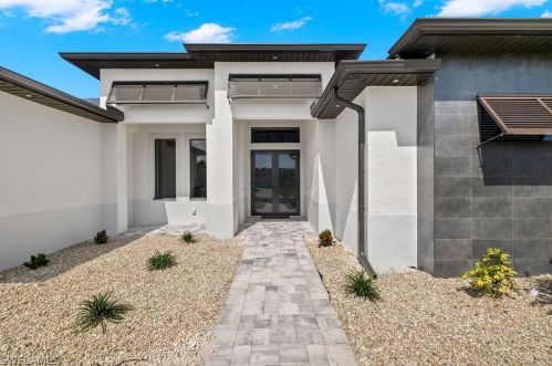 1410 11th Pl, Cape Coral, FL 33990-3767