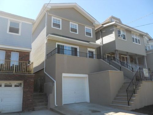 820 Kennedy Blvd, Bayonne, NJ 07002-2872