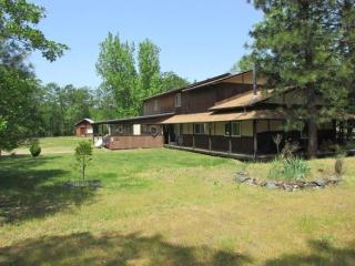 1744 Pleasant Vly Rd, Merlin OR  97532-8838 exterior