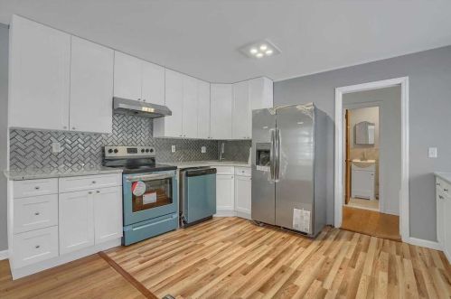 19 Chestnut Ln, Newburgh, NY 12550-2006