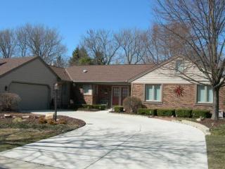7040 Horizon Dr, Greendale, WI 53129-2739