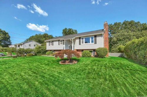109 Salem Rd, Fishkill, NY 12524-1460
