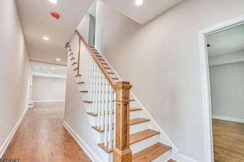 421 River Rd, Rahway NJ  07065-4203 exterior