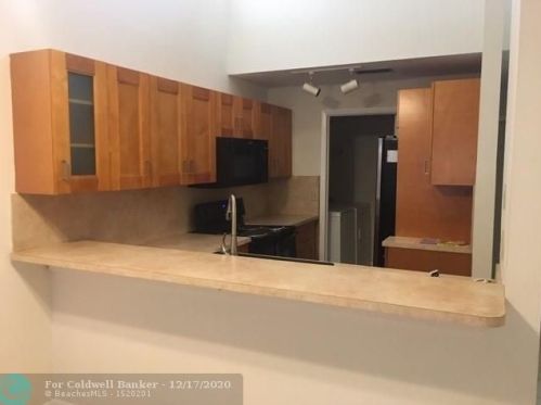 6825 38th St, Hollywood, FL 33023-6673