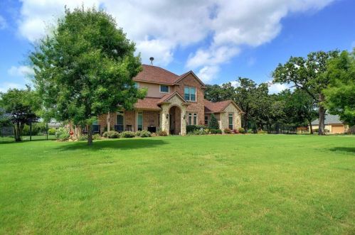 813 Tye Crossing Ct, Burleson, TX 76028-6676