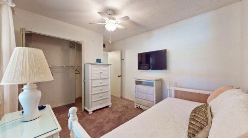 402 Grv Isle Cir, Vero Beach FL 32962-8507 exterior