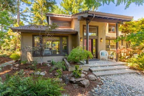 12885 Pierce Rd, Saratoga, CA 95070-3713