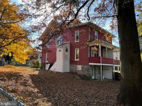 819 Hill St, Lebanon, PA 17046-2956