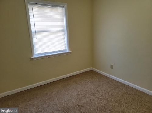 52 Memorial Dr, New Castle DE  19720-1334 exterior