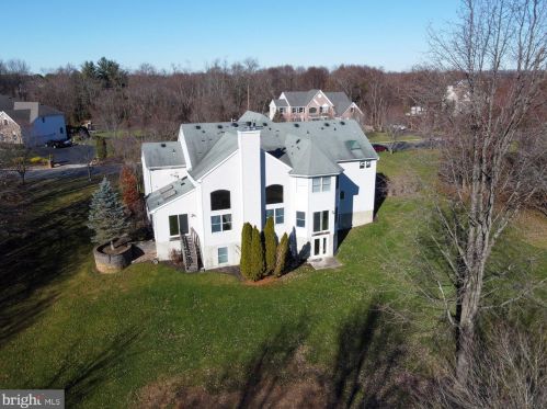 4 Millennium Dr, Columbus NJ  08022-2250 exterior