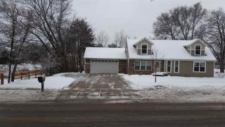 6221 Old Middleton Rd, Madison, WI 53705-1076