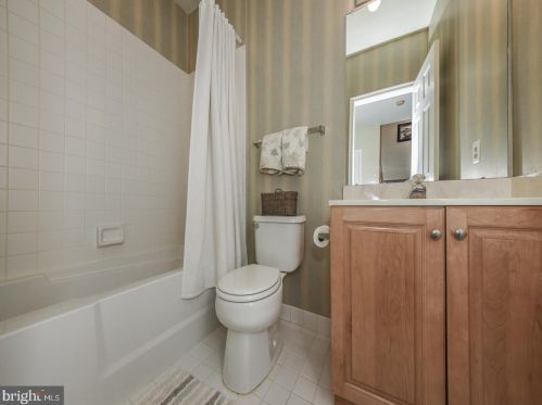 167 Meadow View Ln, Lansdale PA  19446-5930 exterior