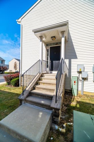 332 Oxford Oak Dr, Blacklick OH  43004-8481 exterior